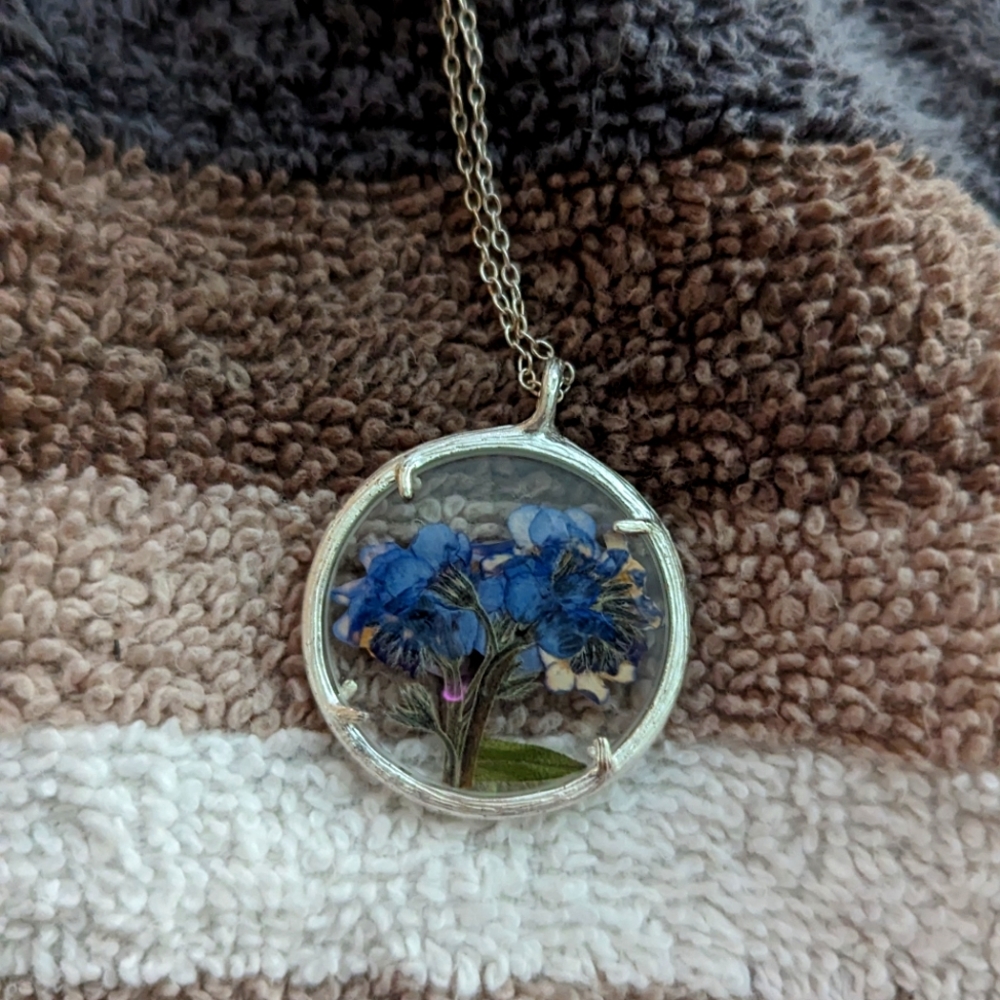 love flower pendent